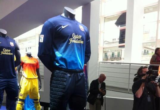 Barcelona-Goalkeeper-Jersey-2012.jpg