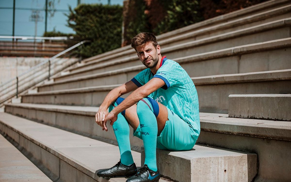 Gerard Pique Barcelona Third Kit 19-20