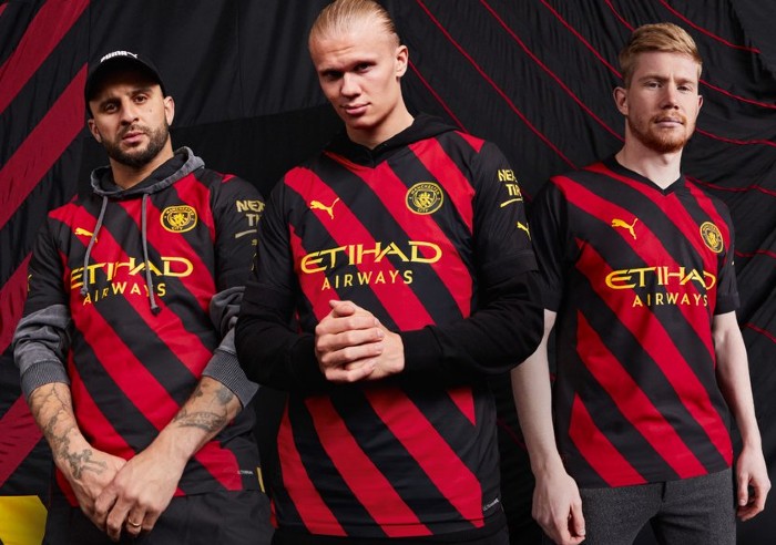 Red MCFC Away Shirt 2022-23