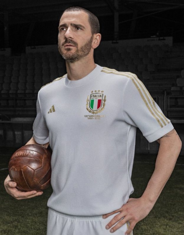 Maillot De Football Varese - Taille M, Numéro 10 - Extérieur Blanc - Marque Zeus - Occasion Porté