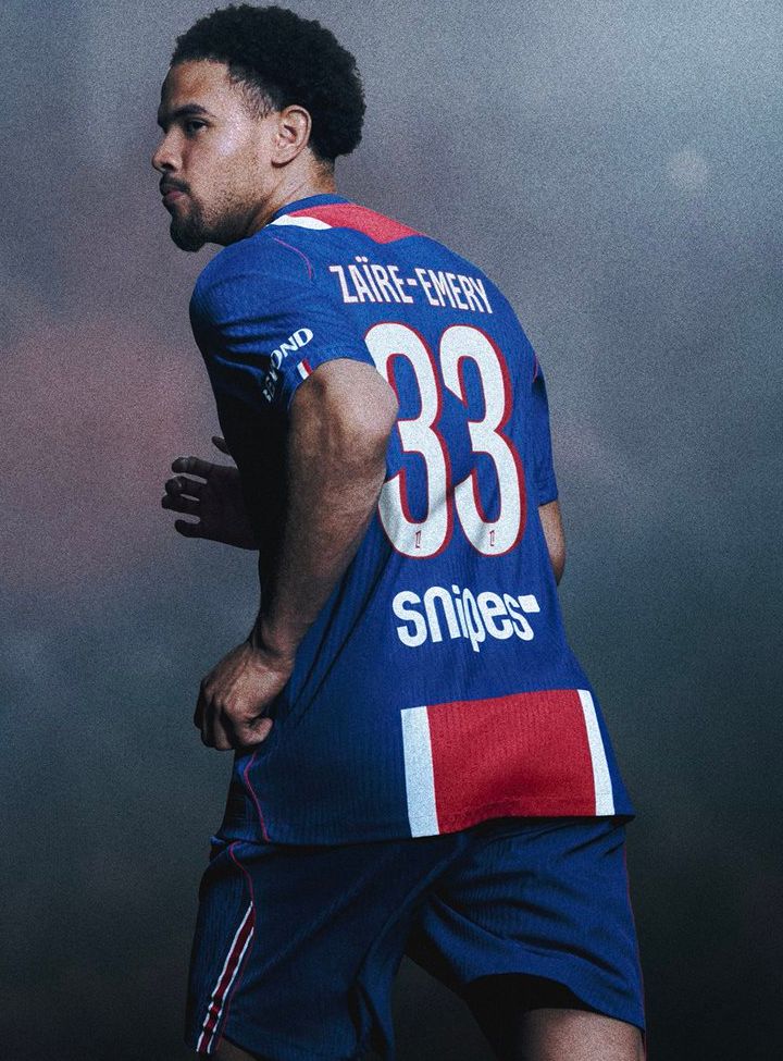 Snipes on back of PSG Home Jersey 26-27
